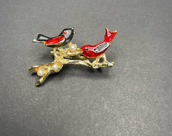 Vintage gold tone bird brooch