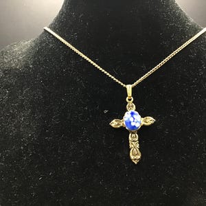 Vintage Gold tone Cross Pendant Necklace