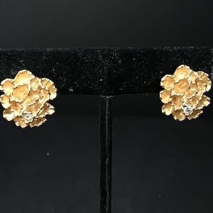 Vintage Gold tone Flower and Rhinestone Clip-on Earrings