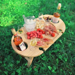Wooden Folding Wine Picnic Table, Portable Rustic Stand for Four Wine Glass Holder, Wedding Decor, Outdoor Serving Picnic Table