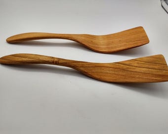Premium Cherry Wood Spatula | Ergonomic Curved Handle | Non-Stick Safe Kitchen Utensil | Handmade Wooden Turner | Eco-Friendly Cooking Gift