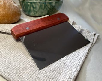 Grattoir à pâte en acier inoxydable, coupe-pâte avec manche en bois, diviseur de pâte à pain, cadeau pour boulangers, grattoir à pizza pour pâtes