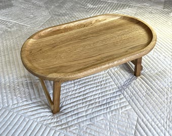 Mesita de noche de madera con patas plegables, escritorio portátil de roble macizo, mesa de desayuno junto a la cama, desayuno en la cama, regalo de cumpleaños único