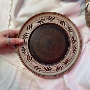 Handgemaakte rode kleiplaat, keramisch bord, traditioneel Oekraïens aardewerk, platte serveerschaal, aardewerk bord, housewarmingcadeau