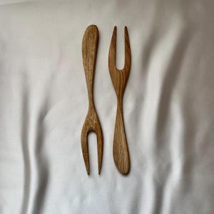 Handgefertigte Eichengabel zum Grillen und Kochen, natürliches Holzutensil, umweltfreundliches Küchenutensil