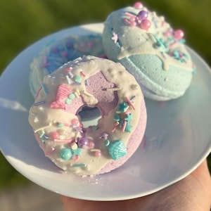 DONUT BATH BOMB