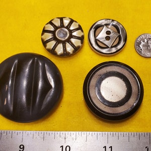 Four Wow Singles Celluloid Bakelite image 1