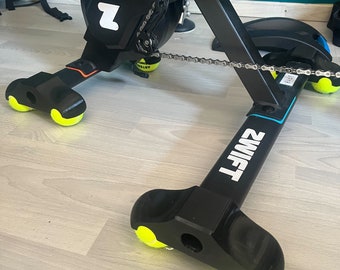 4 Zwift Hub tennisbalvoeten zwart, rockerplate, rockervoeten