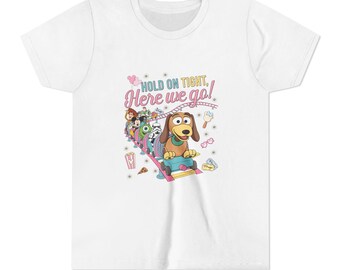 Houd je vast, hier gaan we! Jeugd-T-shirt | Cartoon hondenskateboard met ronde hals, kleurrijk grafisch kindershirt