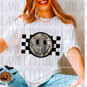 Smiley fofo camuflado, camiseta do TikTok, camiseta de show, homens tatuados, PNG country, POD faça você mesmo, 300 dpi, arquivo de corte, impressão e prensagem, impressão sob demanda