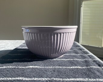 Vintage William Sonoma purple ribbed mixing bowl