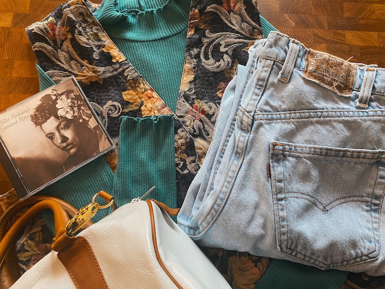 Levi Strauss vintage jeans, loose pleated, light wash vintage denim image 6