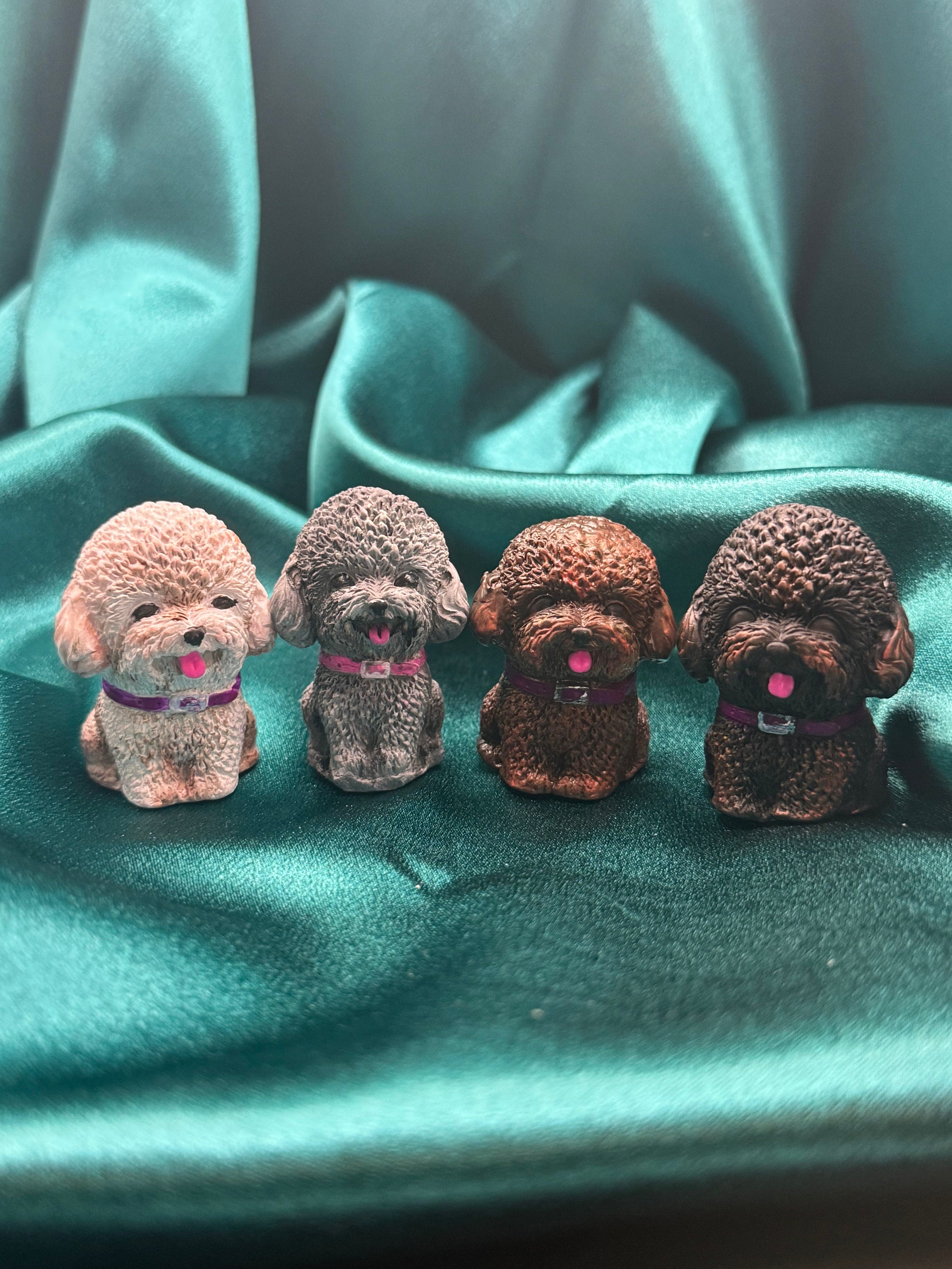 Mini Pomeranian Hand-Painted Figurine – Black Stone Resin Collectible Dog Statue