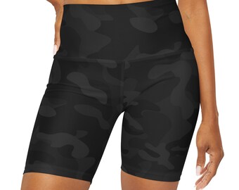 Schwarze Yoga-Shorts mit hohem Bund und Tarnmuster