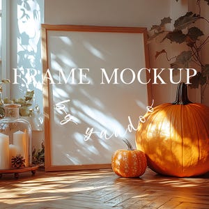 Herbst & Halloween Vertikales PSD Mockup für Kunstwerke und Drucke, Kürbis Din A Fame Mockup, Herbst Poster Mockup, Holzrahmen Mockup für den Herbst