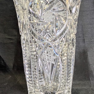 Beautiful Vintage Pinwheel Bohemian Crystal Vase 8”