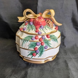 Fitz and Floyd WINTER SPICE Round Lidded Bowl Dish Christmas Table Decor W/ box