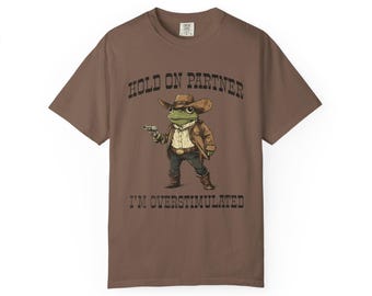 Camiseta unissex com estampa de sapo cowboy | Estilo faroeste | Camiseta Comfort Colors 1717 de tecido pesado tingido em peça