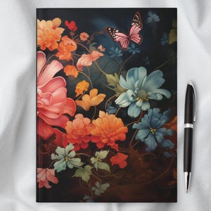 Diario de acuarela rococó de Bridgerton: diseño floral vintage, páginas rayadas para amantes de la lectura, elegante diario para lectores apasionados por los libros.