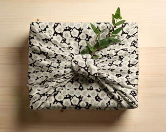 Tecido Furoshiki com flores pretas e brancas – Lindo embrulho de algodão para presente – Estampa japonesa vintage Shin-Bijutsukai – Presentes elegantes para ela