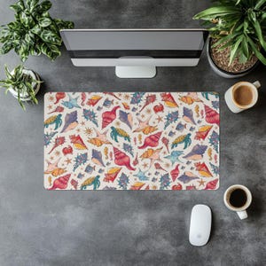 Bunte Schreibtischunterlage mit Muschelmuster | Mauspad mit maritimem Strandmotiv