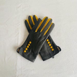 Echte Vintage Lederhandschuhe für Frauen / Graue und Gelbe Qualitätslederhandschuhe / Handgefertigte Vintage Autohandschuhe