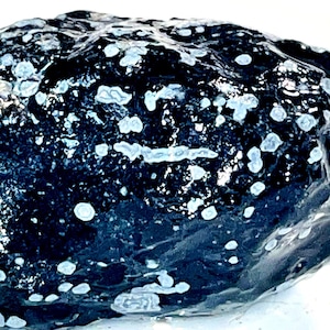 Schneeflocken Obsidian Heilstein - Wiedergeburt rohes Mineral, 38g grober spiritueller Stein für Energie & Ausgeglichenheit-- natürlicher getrommelter Edelstein