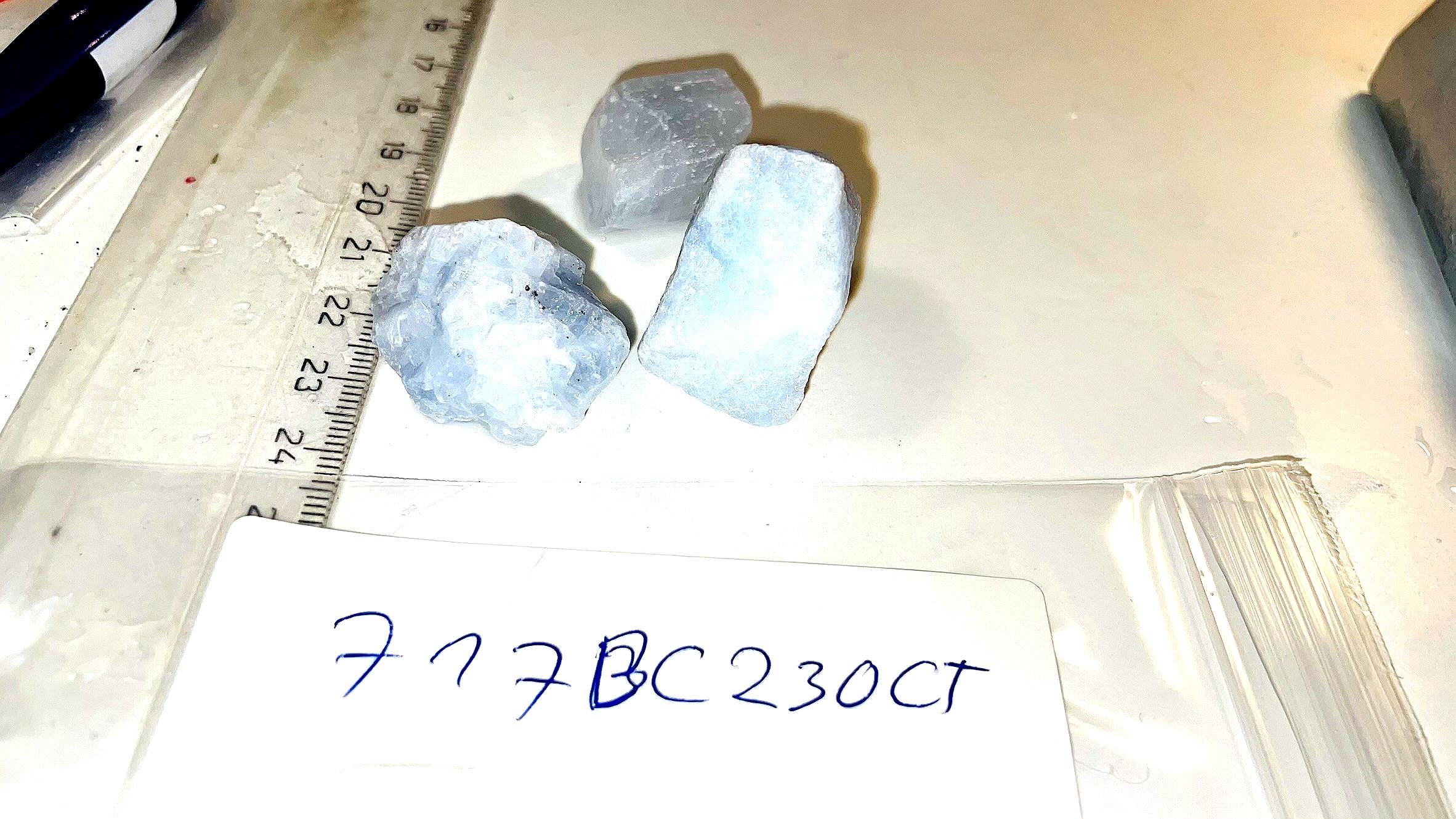 ブルー方解石透明標本結晶 230ct - ファセット原石 ジュエリー作り