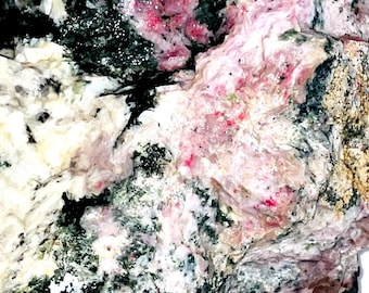 Large Thulite Raw Mineral -(partly UV!) - 6,2kg- Rough Garden