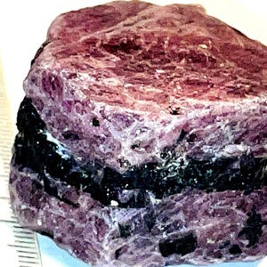 Zeldzaam robijnexemplaar, 58 g natuurlijk ruw mineraal voor het maken van sieraden