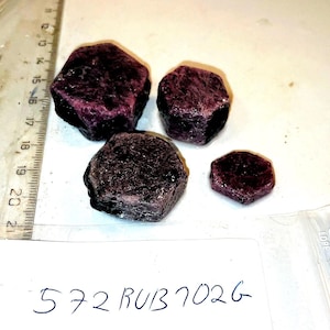 Rubin grova ädelstenar i grossistparti - Sällsynt kvalitet 102 g för smyckestillverkning, stora exemplar naturlig dekor - med djup kärleksenergi - Bulkmineraler