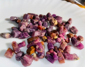 Rohsteine (Rubin und Saphir) aus Korund – 100–1000 g aus Tansania, bereit zum Facettieren