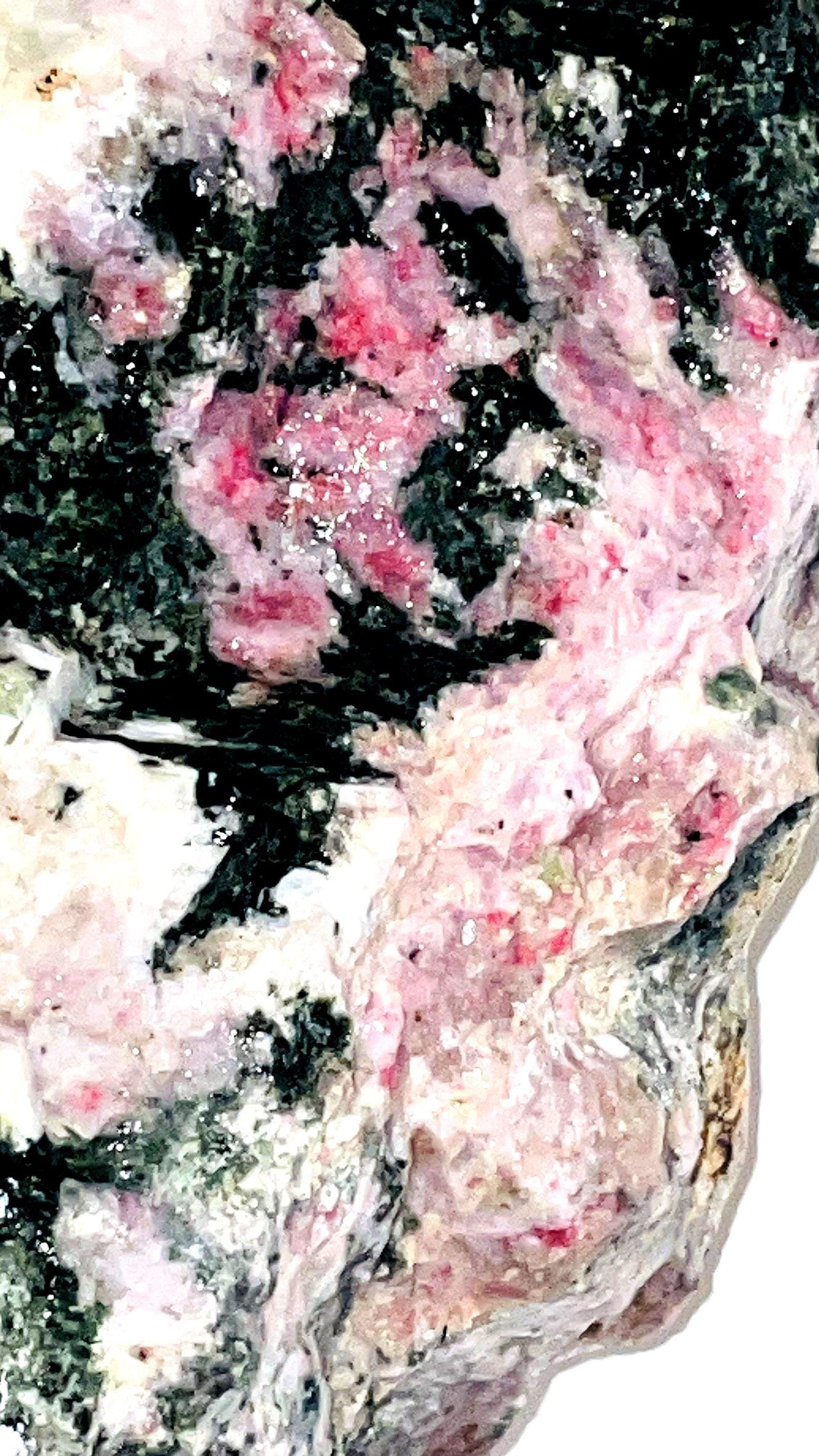 Large Thulite Raw Mineral -(partly UV!) - 6,2kg- Rough Garden