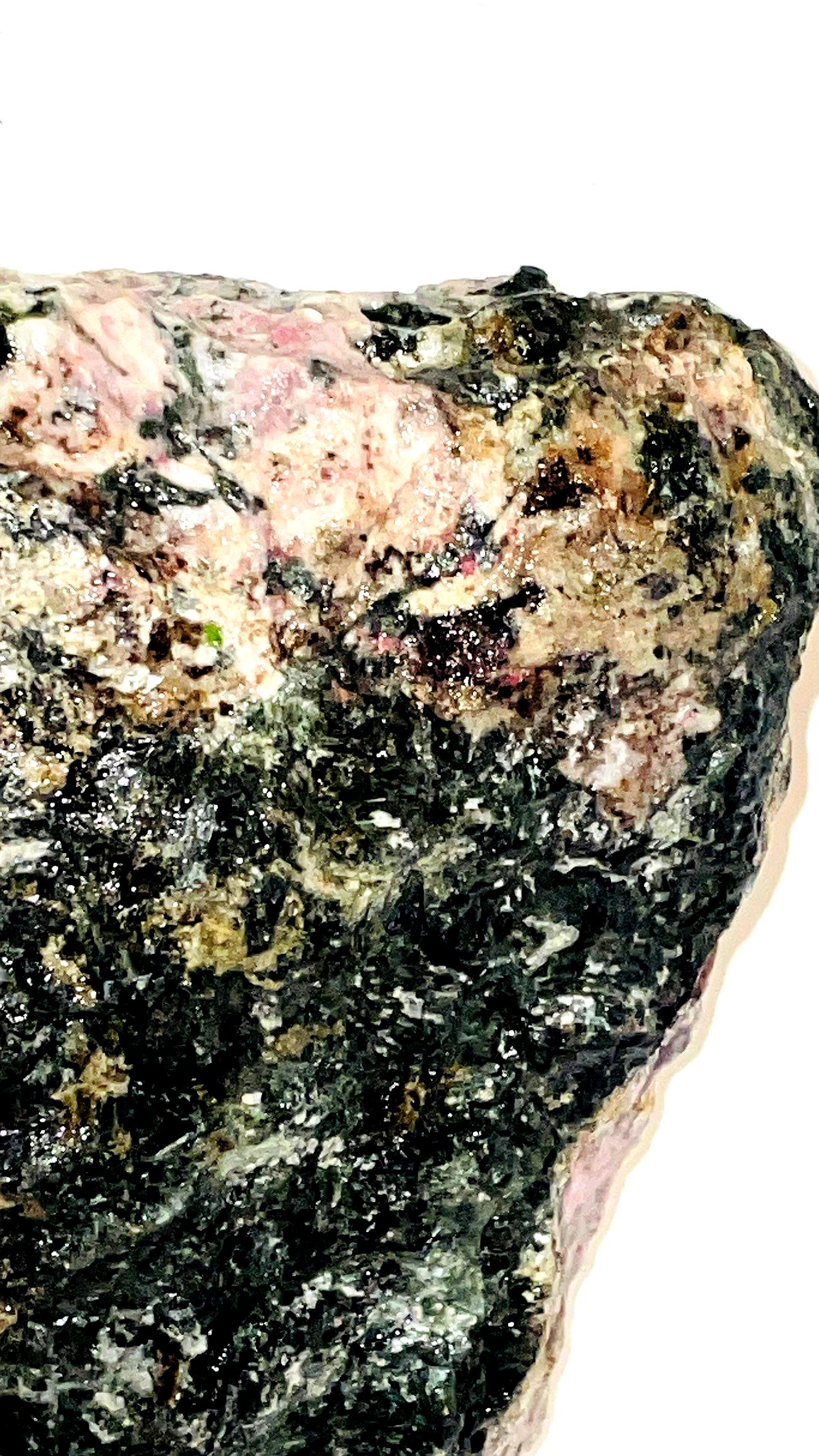 Large Thulite Raw Mineral -(partly UV!) - 6,2kg- Rough