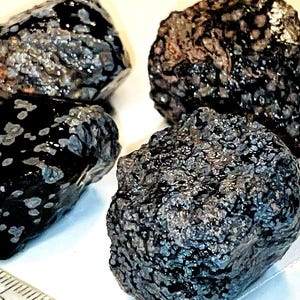 Schneeflocken Obsidian Heilstein - Rebirth Raw Minerals, 87g Rohstein für Energie & Ausgeglichenheit-- natürlicher getrommelter Edelstein