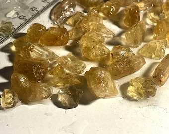 Scapolit Wonderful Transparent Crystals 50g Lot Rough Stones