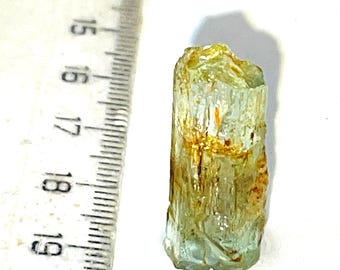 Cristal de aguamarina transparente: raro ejemplar de piedra preciosa en bruto de 11 quilates para joyería, piedras naturales únicas y cristales curativos.