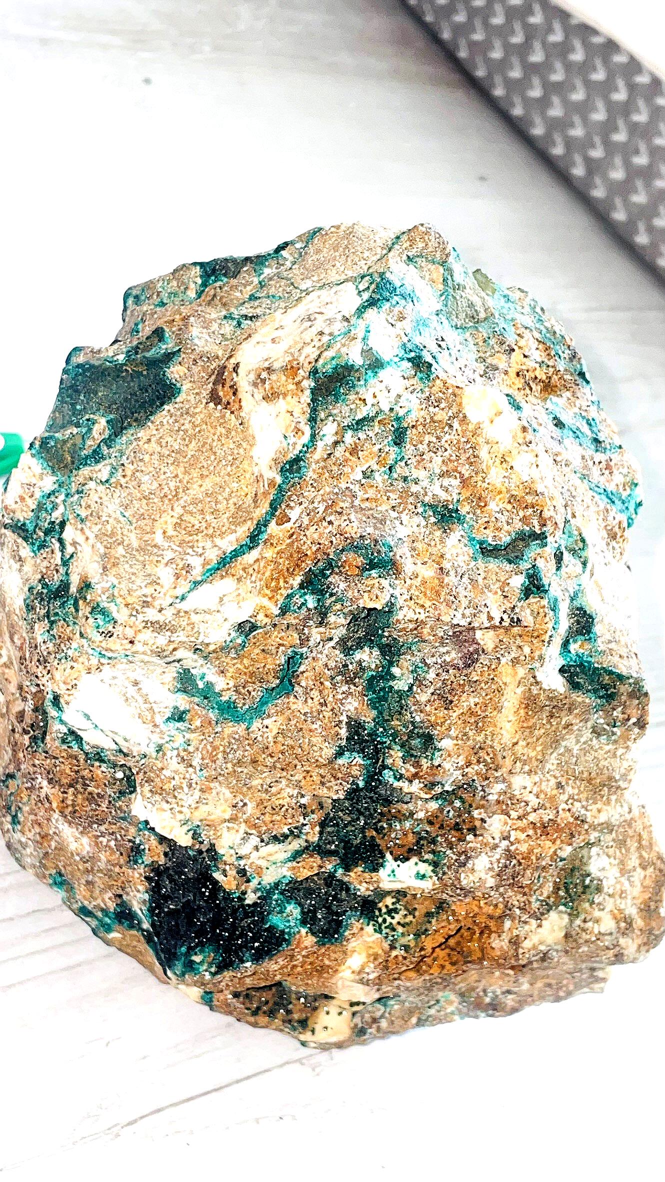 サンビア産の擬マラカイト大緑茶色黄色の岩石、原石鉱物、癒しの石 