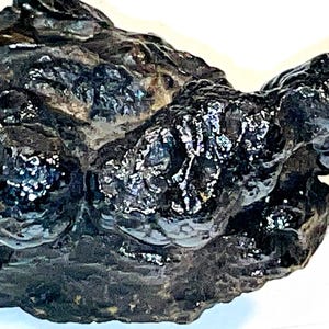 Hämatit Rohedelstein - Erdungs- und Schutzkristall 57g für Energieheilung, Aktivierung des Wurzelchakras
