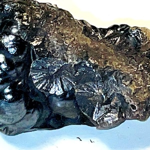 Hämatit Rohedelstein 69g für Energieheilung, Wurzelchakra Aktivierung Naturstein Heilstein 69g