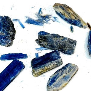 Blue Kyanite partly Translucent crystals  -Wonderful quality - 32g- for jewelry making,neckless pendant stone- calm energy-Blue gemstones