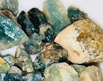 Pierre Précieuse Grandidiérite Bleu-vert Naturelle De Madagascar, 3.8x3.7 Mm, 0.18 Ct