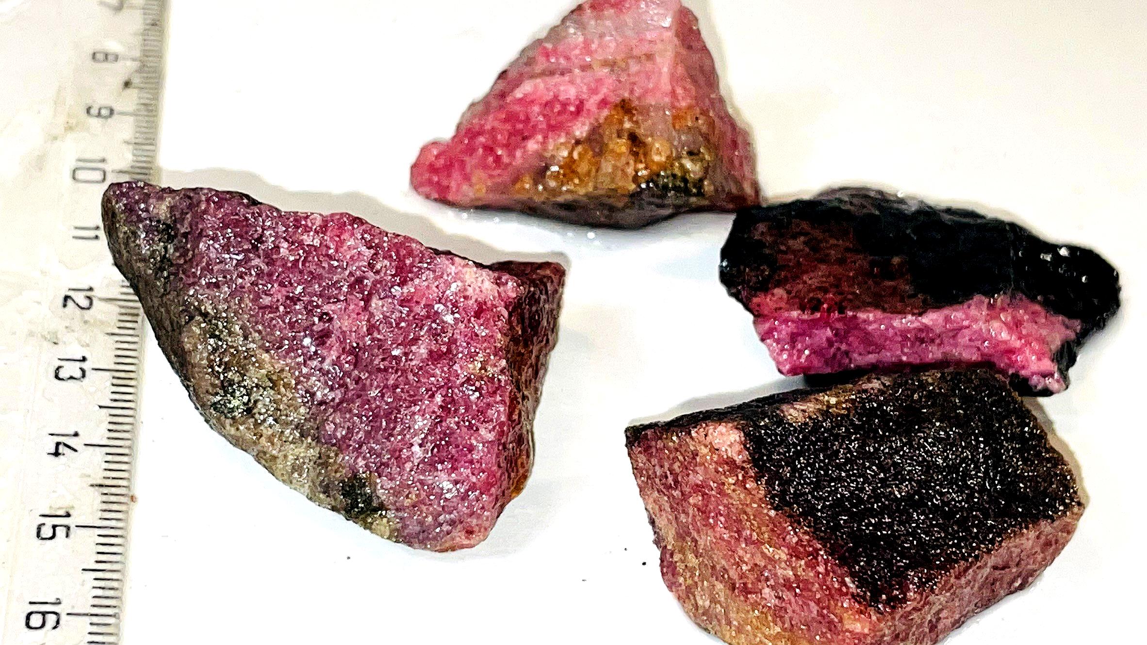 ロードナイト 素晴らしい 124g 原石 ジュエリー作りに最適 - 最高品質