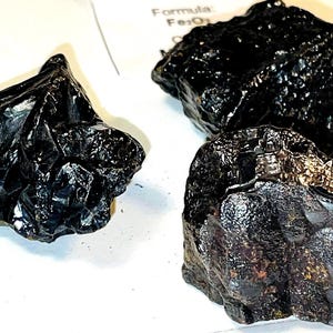 Hematite Rohe Edelsteine - Erdung & Schutz Kristall 130g für Energie Heilung, Wurzel Chakra Aktivierung Naturstein Heilung Gestein Probe