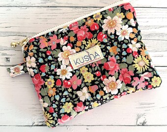 Quilted Coin Purse, Floral Pattern Handmade Multipurpose Coin Pouch with Metallic Gold Zipper