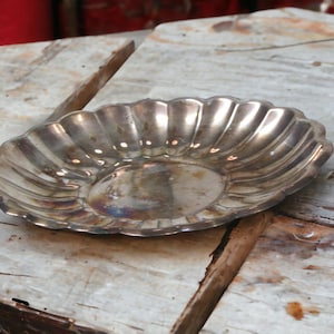 Reed & Barton 113 Holiday Silver Plate Oval Scalloped Serving Tray Platter 10.5&quot;