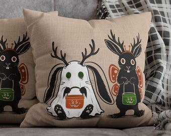 Housse de coussin Jackalope Halloween | Décoration créature cryptide mignonne | Coussin Jackalope fantôme | Décoration Halloween rétro | Cadeau folklore western