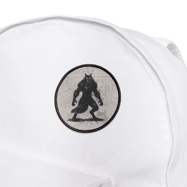 Dogman Aufnäher | Cryptid Aufnäher | Appalachen Hundemensch | Handgezeichneter Werwolf Aufnäher | Bügelbild | Cryptid Sichtungs Aufnäher | Horror Aufnäher Bild 4