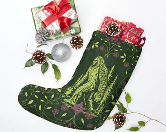 Chaussette de Noël Bigfoot | Chaussette Sasquatch | Décoration de Noël chalet en forêt | Cadeau de Noël cryptide