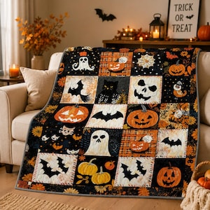 Halloween Patchwork Quilt Set, Pumpkin Ghost Bat Bedding Set, Spooky Fall Quilt Blanket, Halloween Bedroom Decor, Cozy Autumn Bedspread